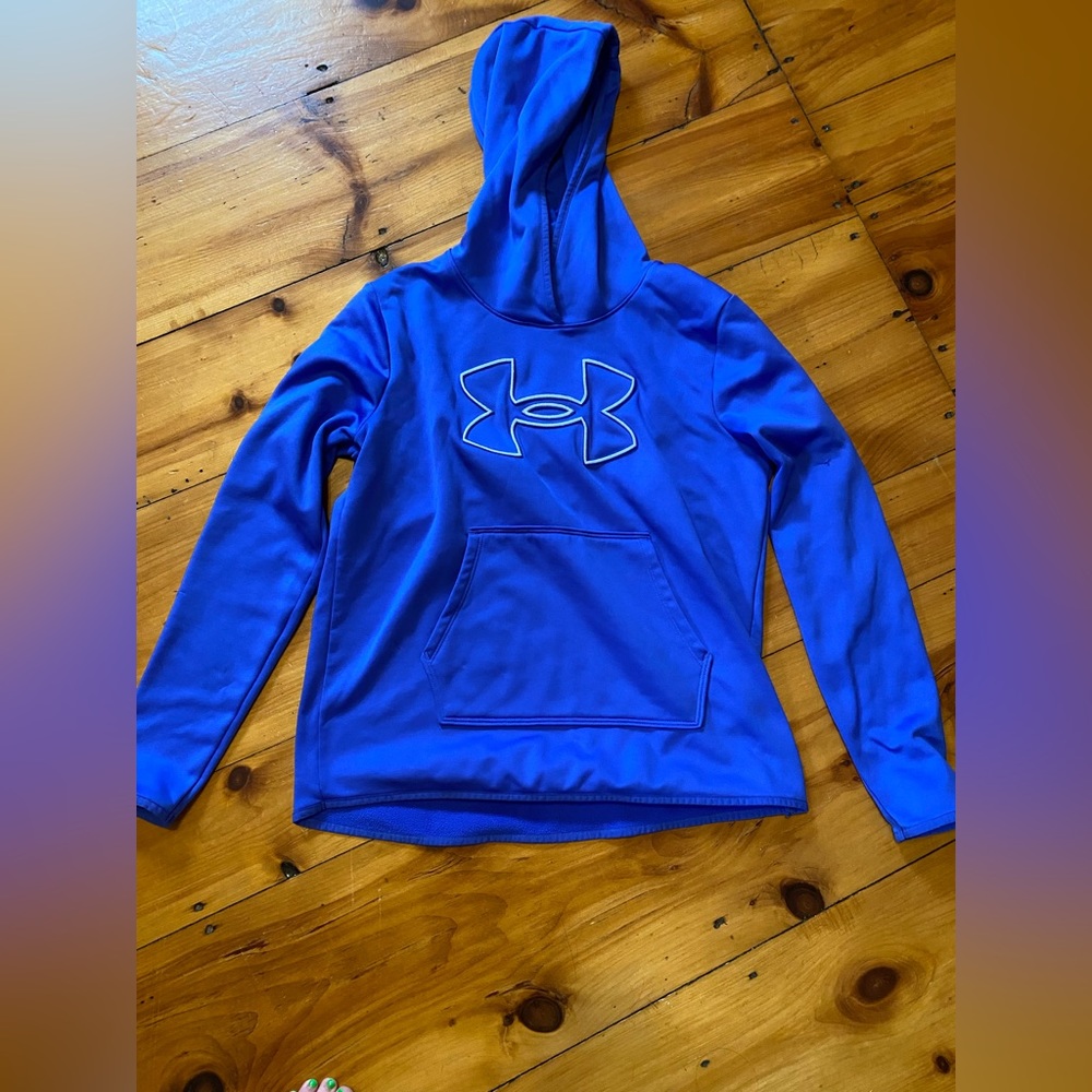 Under Armour sweatshirt